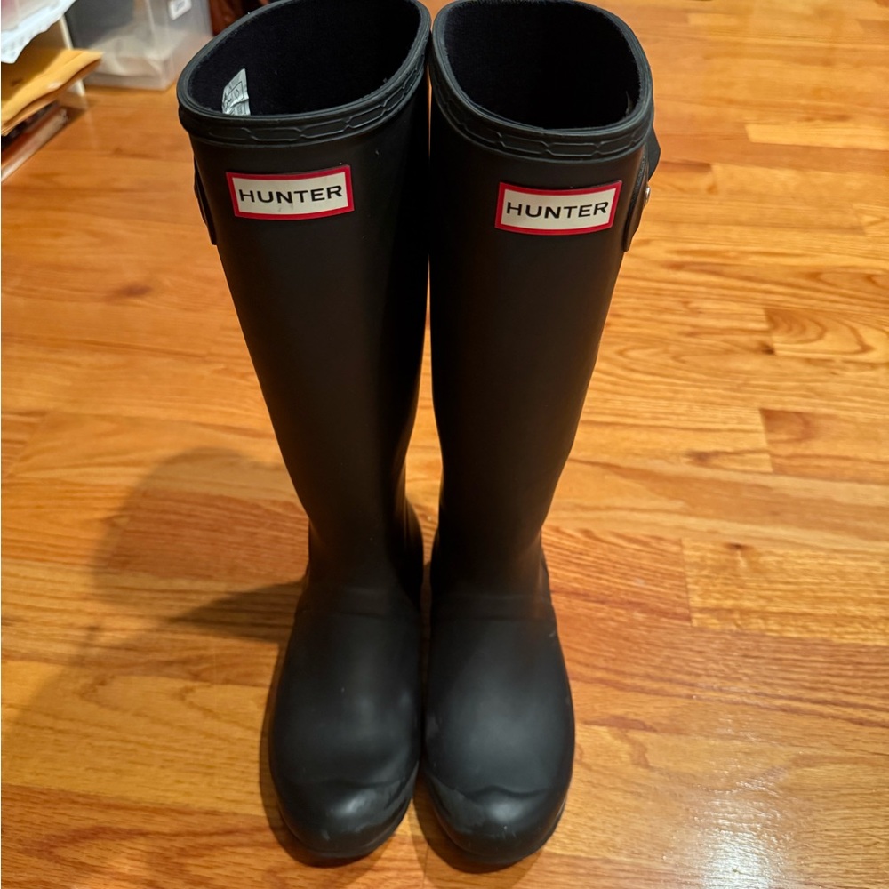Hunter Classic Black Boots size 6